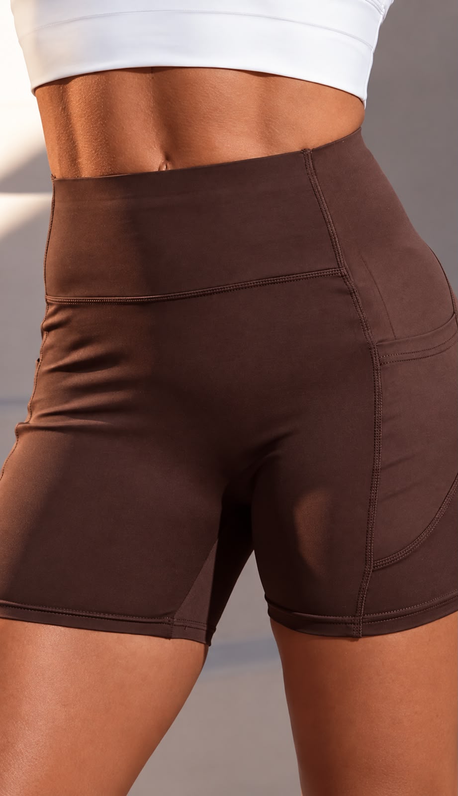 Shorts Pocket Marrom Escuro Liso