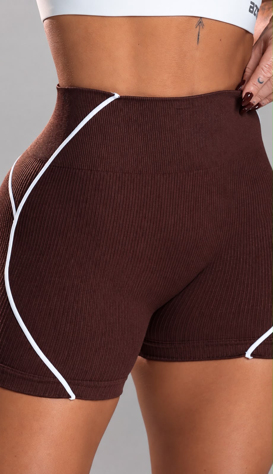 Shorts Contour Rib Marrom Canelado